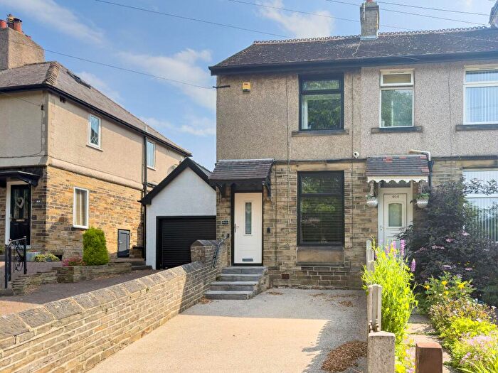 2 Bedroom End Of Terrace House For Sale In Bradford Road, Bailiff Bridge, HD6