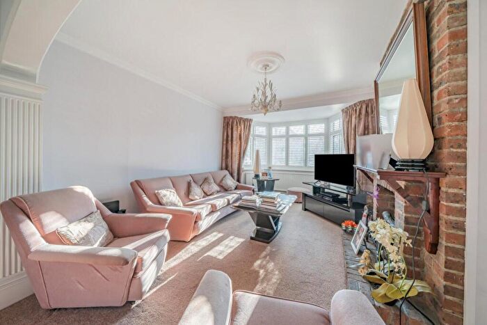 4 Bedroom Detached House For Sale In Upwood Road, Lee, London, SE12