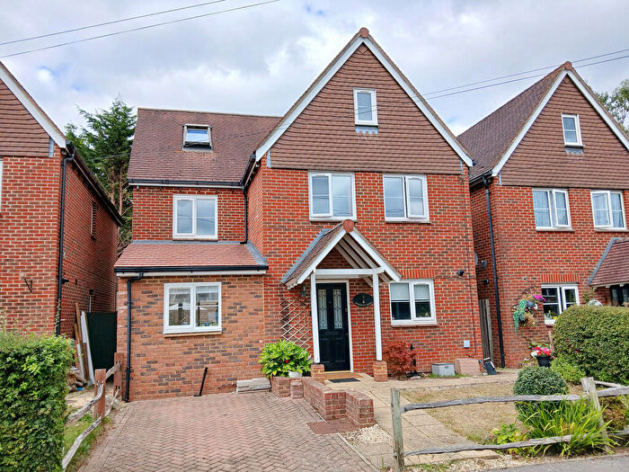 5 Bedroom Detached House For Sale In Brookers Road, Billingshurst, RH14