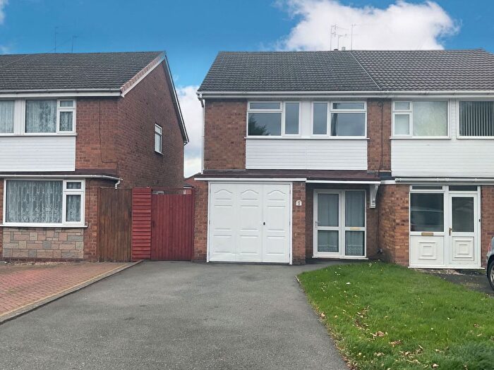 3 Bedroom Semi Detached House For Sale In Bagley Street, Stourbridge, West Midlands, DY9