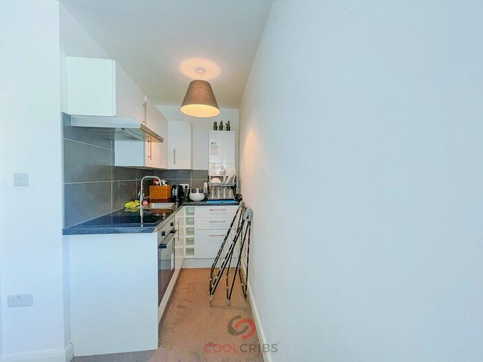 Studio To Rent In Sevington Road, London, NW4