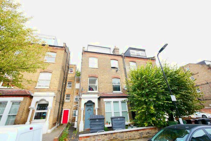 Studio To Rent In Alexandra Grove, Finsbury Park, N4
