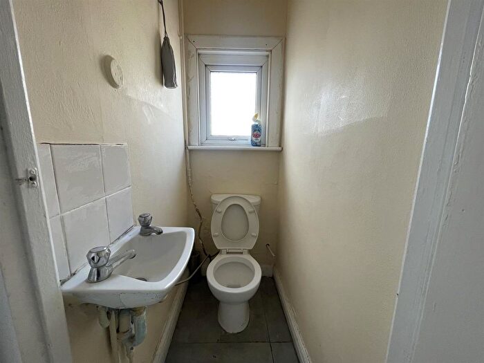 2 Bedroom Property To Rent In North Road, Southall, UB1