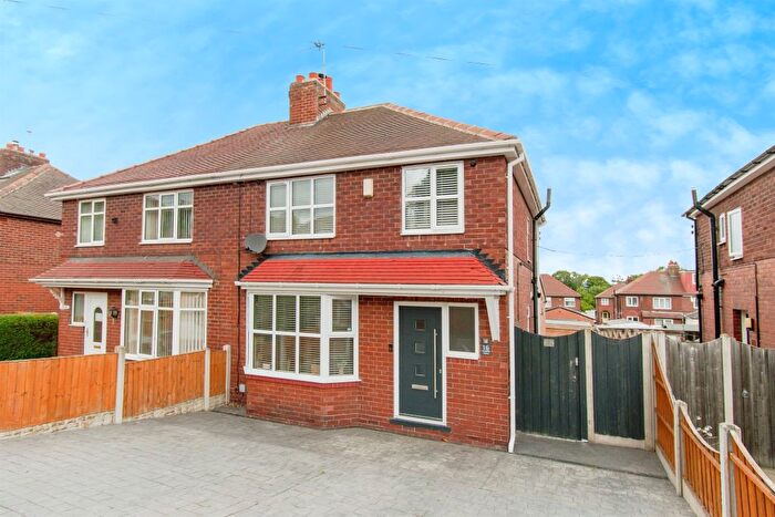 3 Bedroom Semi-Detached House For Sale In Brookfield Avenue, Castleford, WF10