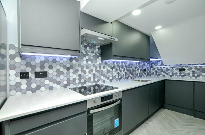 2 Bedroom Flat To Rent In Forburg Road, Stamford Hill, N16