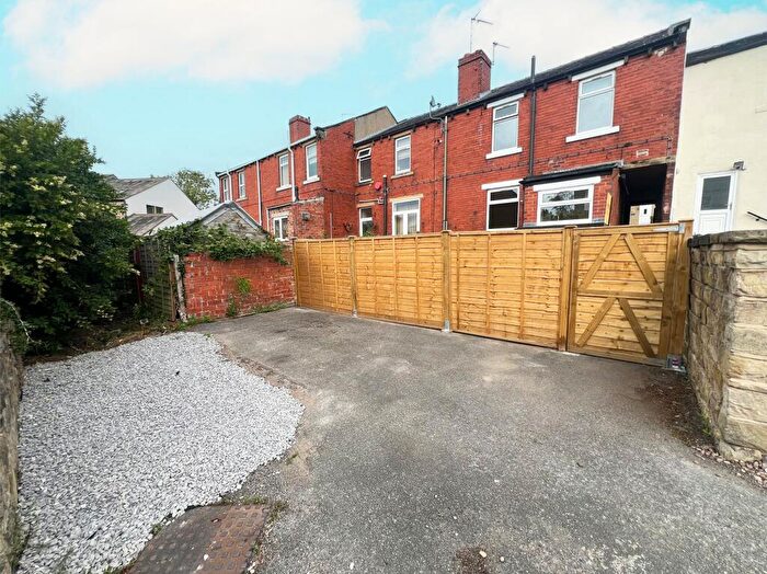 2 Bedroom Terraced House For Sale In Lascelles Hall Road, Huddersfield, HD5