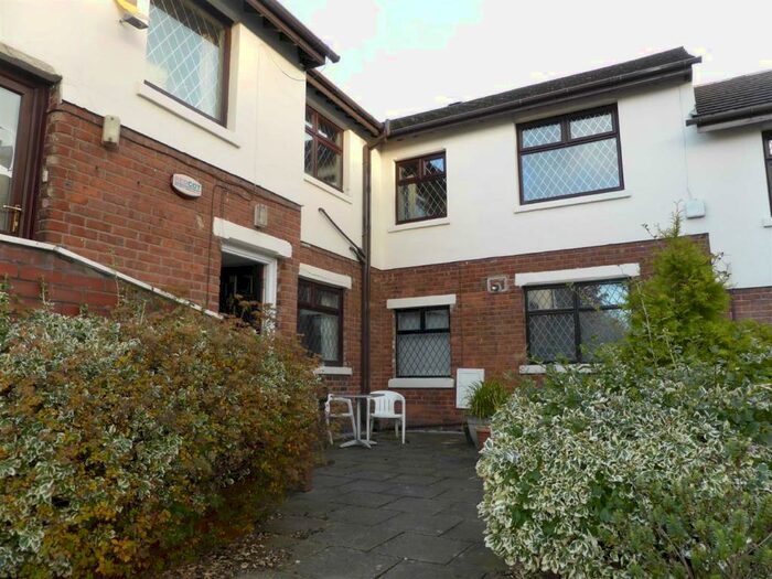 1 Bedroom Flat To Rent In Wellmead Close, Cheetwood, Manchester, M8