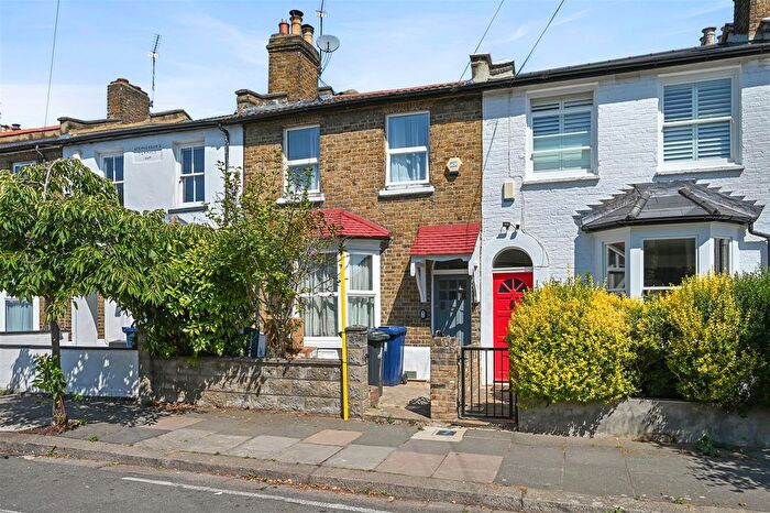3 Bedroom Terraced House To Rent In Shakespeare Road, Poets Corner, W3