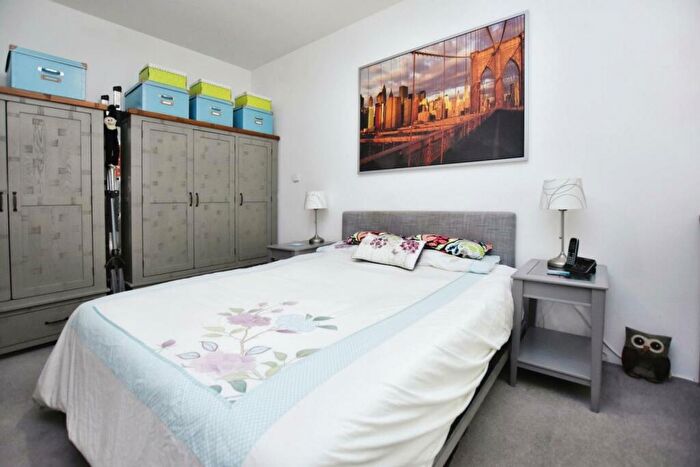 1 Bedroom Apartment For Sale In Lake Shore Drive, Bristol, BS13