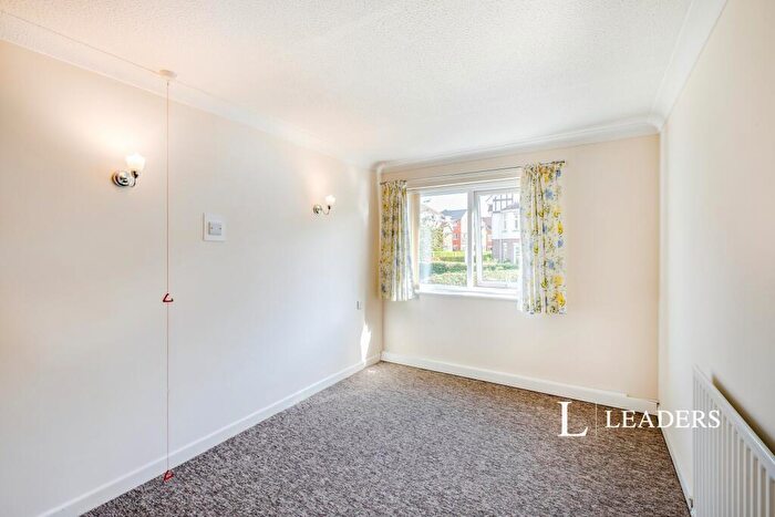 1 Bedroom Flat To Rent In Highcliffe, Christchurch, BH23