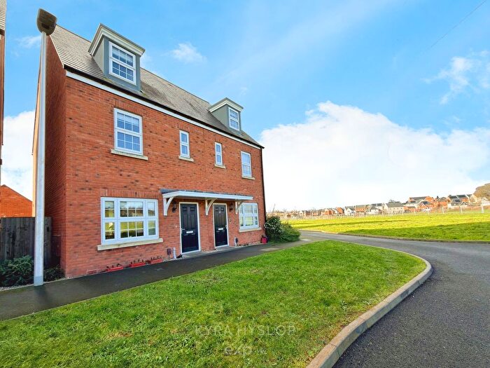 3 Bedroom Semi Detached House For Sale In Savoy Street, Topsham, EX2