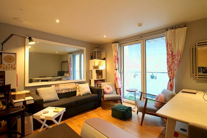 1 Bedroom Flat To Rent In Buckingham Chambers, Greencoat Place, London, SW1P