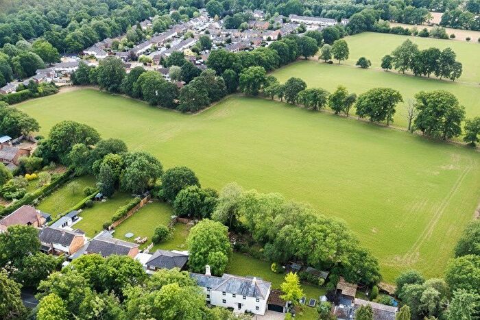 4 Bedroom Detached House For Sale In Hollybush Lane, Burghfield Common, Reading, Berkshire, RG7