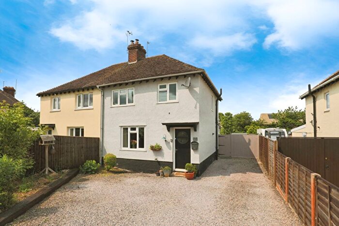 3 Bedroom Semi-Detached House For Sale In Orchard Avenue, Broadway, Worcestershire, WR12