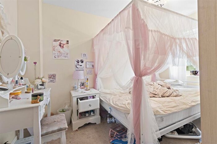 3 Bedroom End Of Terrace House For Sale In Akehurst Close, Hellingly, Hailsham, BN27