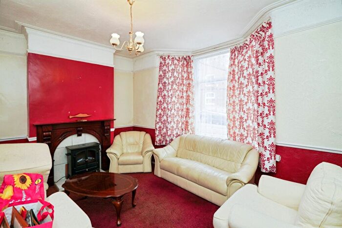 4 Bedroom End Of Terrace House For Sale In Birch Grove, Wallasey, CH45