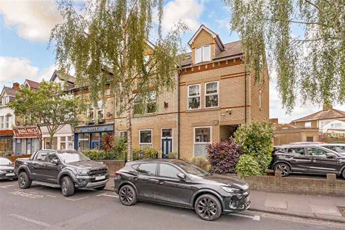 2 Bedroom Flat To Rent In Church Road, Teddington, TW11