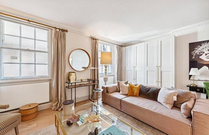 2 Bedroom Flat To Rent In Gloucester Place, Marylebone, London, NW1