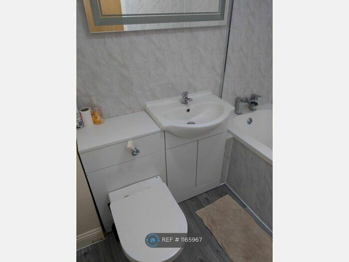 2 Bedroom Flat To Rent In Kingston Road, Portsmouth, PO1