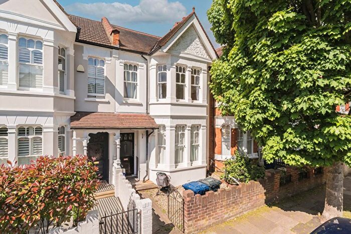 3 Bedroom Property For Sale In St. Kilda Road, Northfields, W13