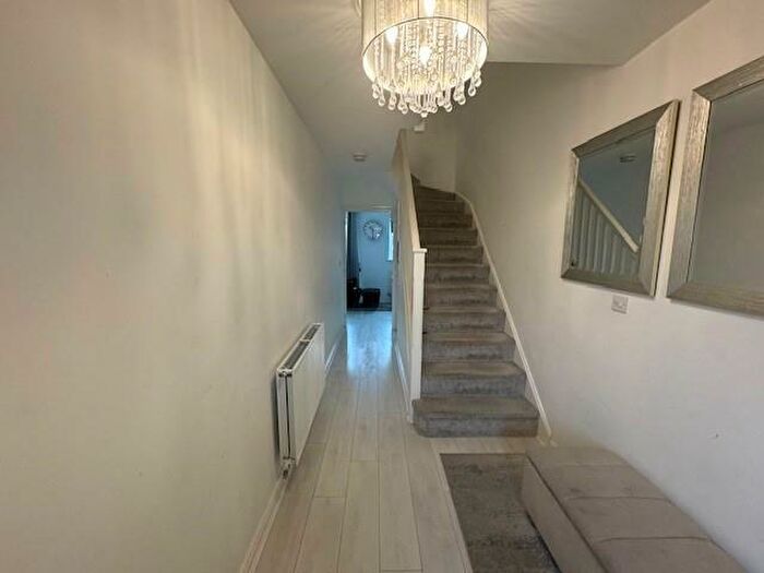 4 Bedroom Town House To Rent In Marshfoot Close, Aveley, Thurrock, RM15