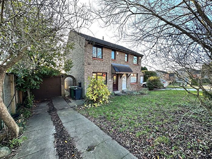 2 Bedroom Detached House To Rent In Abbeydale Oval, Kirkstall, Leeds, West Yorkshire, LS5