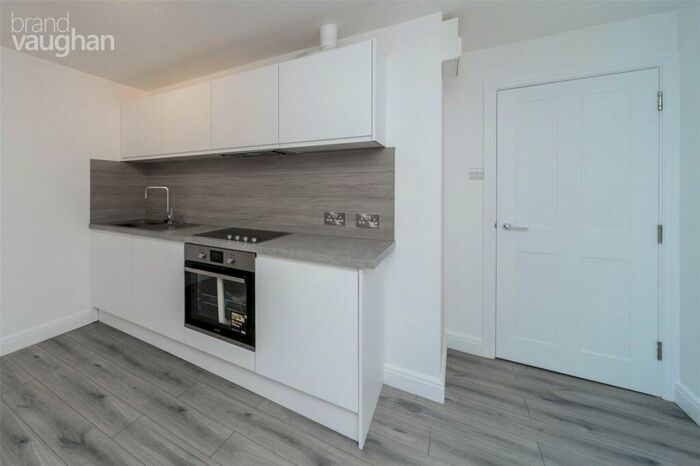 Flat To Rent In St. Annes House, Buckingham Place, Brighton, East Sussex, BN1
