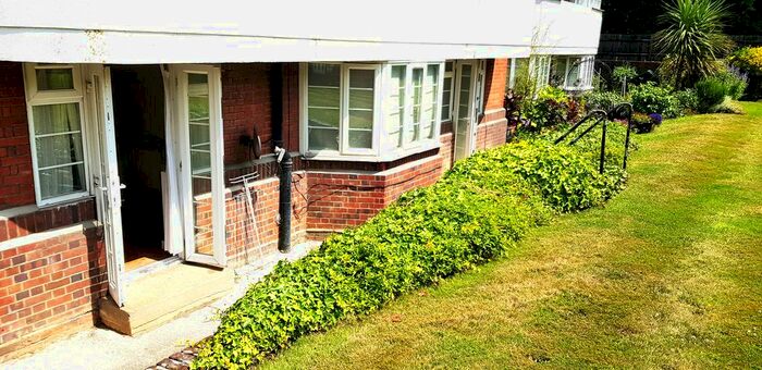 3 Bedroom Flat To Rent In Whittington Court Aylmer Road, East Finchley / Highgate, N2