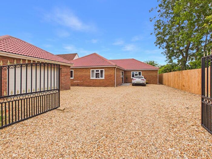 3 Bedroom Detached Bungalow For Sale In Ryston End, Downham Market, PE38