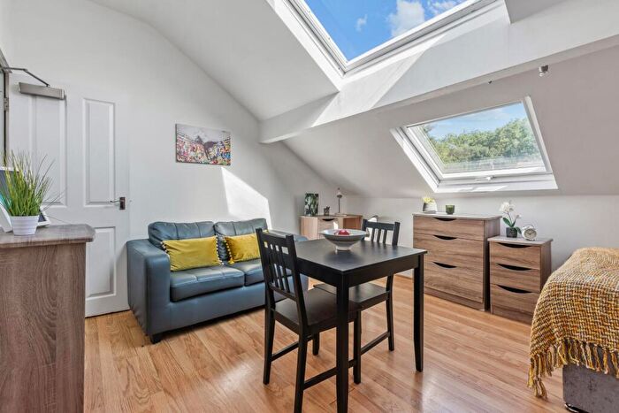1 Bedroom Flat To Rent In Vinery Road, Leeds, LS4