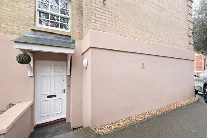 1 Bedroom Apartment To Rent In Upper Hinton Building, Bournemouth, BH1