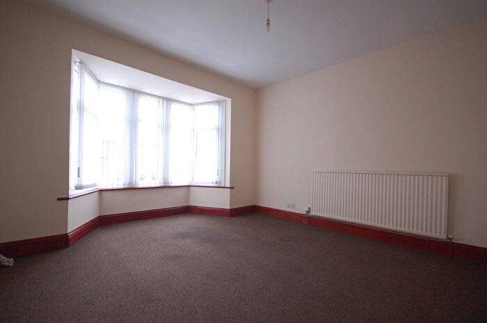 1 Bedroom Apartment To Rent In Central Drive, FY1