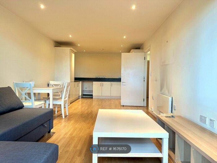 2 Bedroom Flat To Rent In Chapter Way, London, SW19