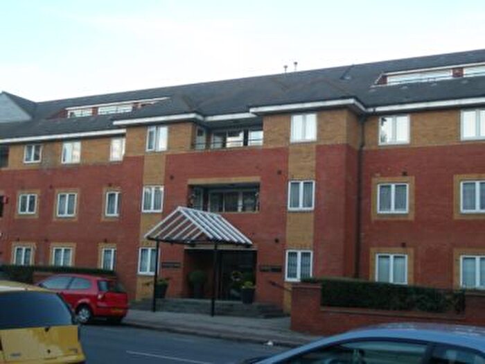 2 Bedroom Flat To Rent In Coliseum Court, Regents Park Road, Finchley, N3