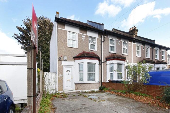 3 Bedroom House For Sale In Kangley Bridge Road, Sydenham, London, SE26