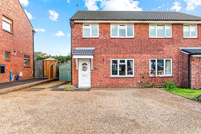 3 Bedroom Semi-detached House For Sale In Ferrers Croft, Barlestone, Nuneaton, CV13