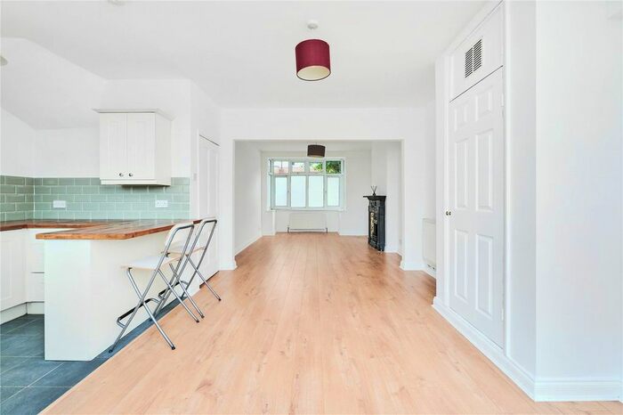 4 Bedroom End Of Terrace House To Rent In Edencourt Road, London, SW16