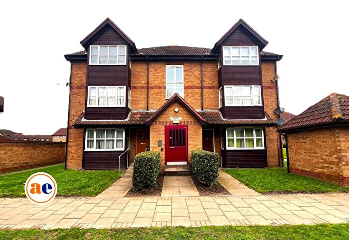 Studio For Sale In Frobisher Road, Erith, DA8