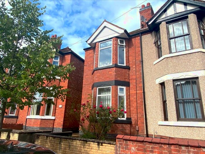 4 Bedroom Semi-Detached House To Rent In Earls Road, Nuneaton, Warwickshire, CV11