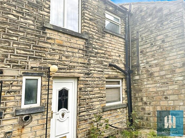 2 Bedroom Terraced House To Rent In Hudroyd, Almondbury, Huddersfield, HD5
