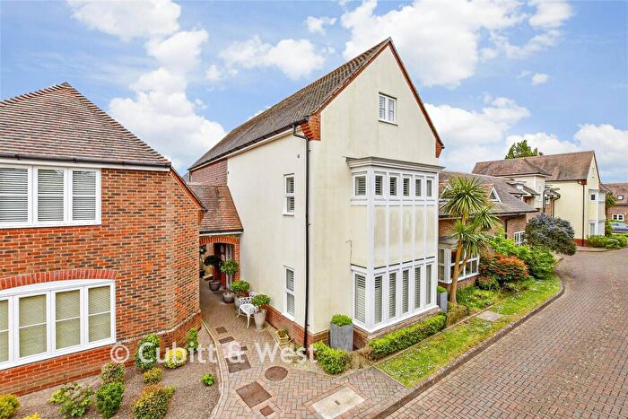 5 Bedroom End Of Terrace House For Sale In Pears Grove, Southbourne, Emsworth, Hampshire, PO10