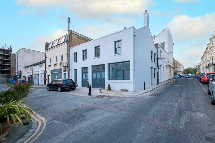 3 Bedroom Terraced House To Rent In Brunswick Street East, Hove, East Sussex, BN3