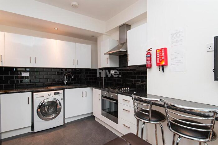 6 Bedroom Maisonette To Rent In Simonside Terrace, Heaton, Newcastle Upon Tyne, NE6