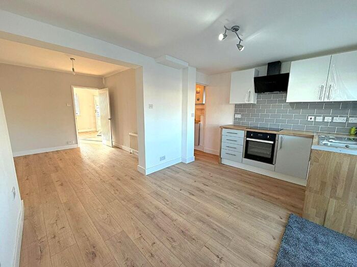 3 Bedroom Property To Rent In Walnut Tree Avenue, Wilmington, Dartford, DA1