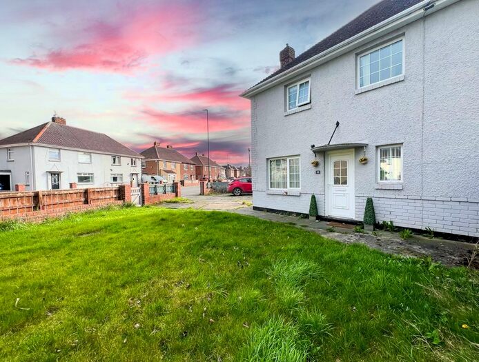 3 Bedroom Semi-Detached House For Sale In Sandsend Road, Redcar, TS10
