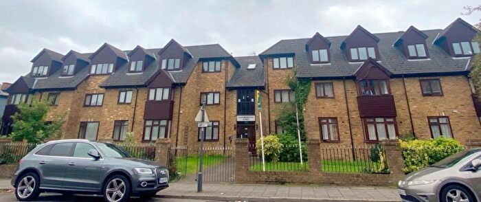 1 Bedroom Flat To Rent In Gainsborough Lodge Harrow, HA1
