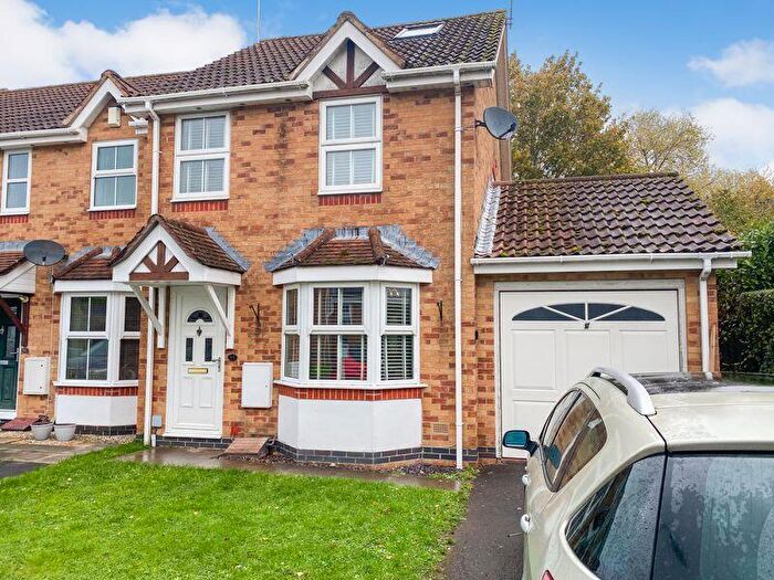 3 Bedroom End Of Terrace House For Sale In Martley Gardens, Grange Park, Hedge End, SO30