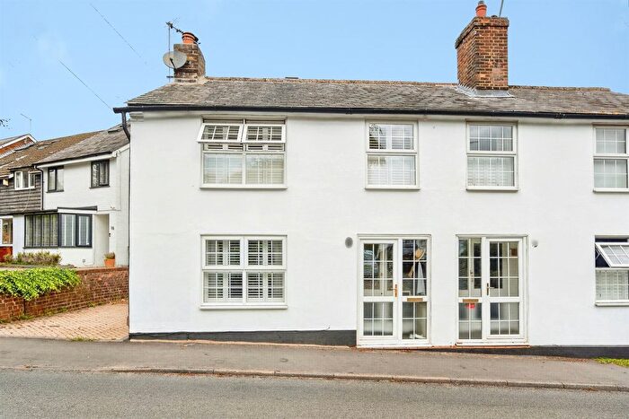 2 Bedroom Cottage For Sale In Brewhouse Hill, Wheathampstead, St. Albans, AL4