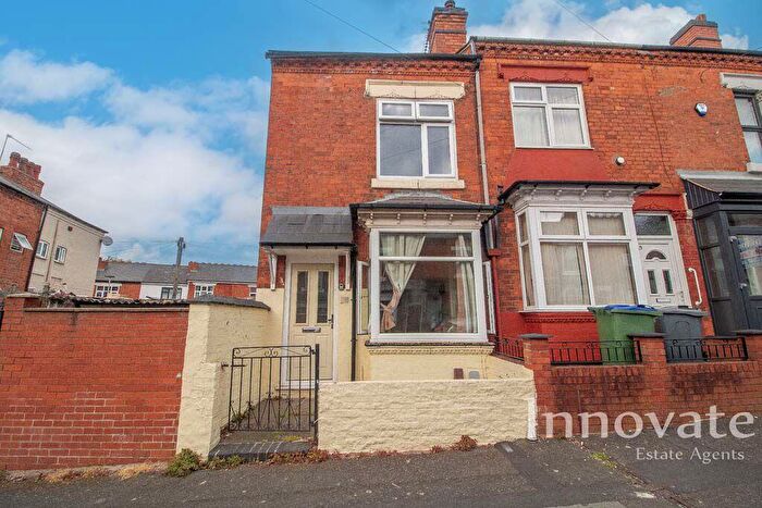 2 Bedroom End Of Terrace House For Sale In Rawlings Road, Smethwick, B67