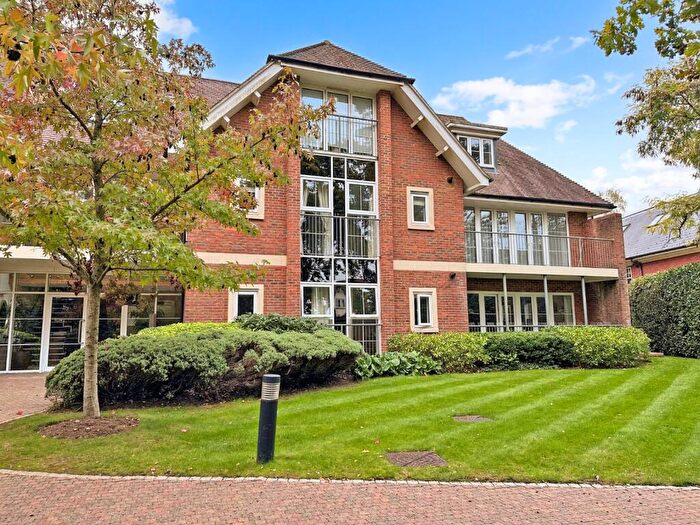 2 Bedroom Apartment For Sale In Station Road, Beaconsfield, HP9